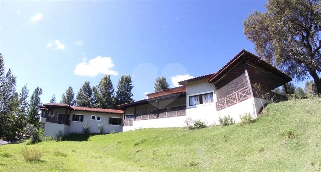 Casa à venda com 4 quartos, sendo 3 suítes, no condomínio Parque dos Manacas, Jundiaí - SP