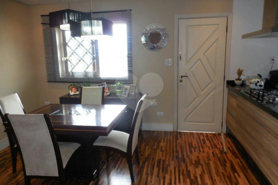 Casa à venda com 3 quartos, sendo 1 suíte, no condomínio Residencial Morada do Horto, São Paulo - SP