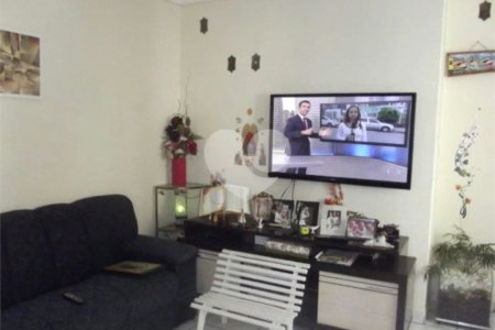 Sobrado à venda com 2 quartos, sendo 1 suíte, em Vila Dalila, São Paulo, SP