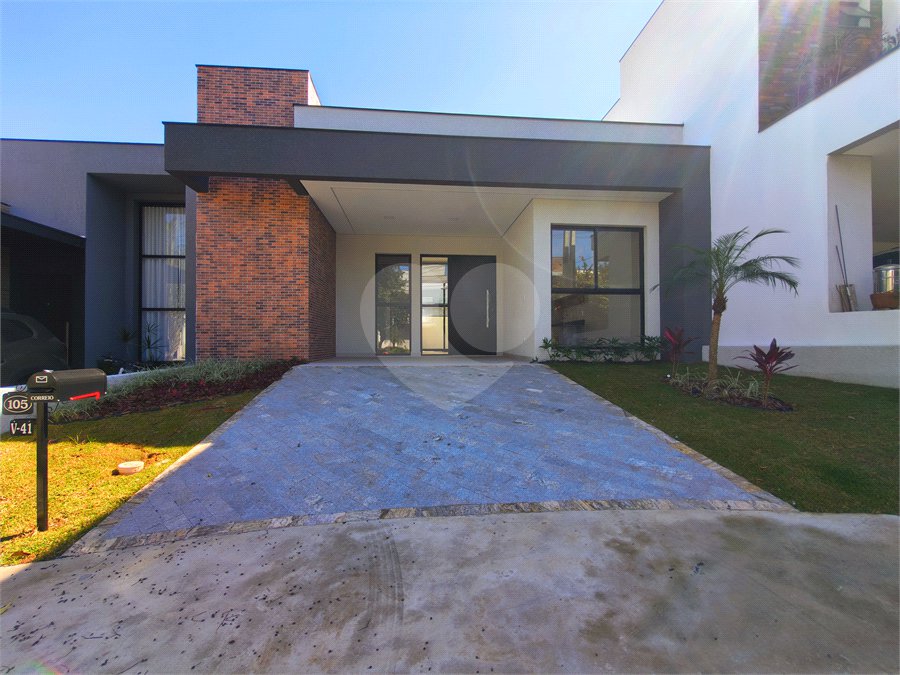 Casa à venda com 3 quartos, sendo 1 suíte, no condomínio Terras de São Francisco, Sorocaba - SP
