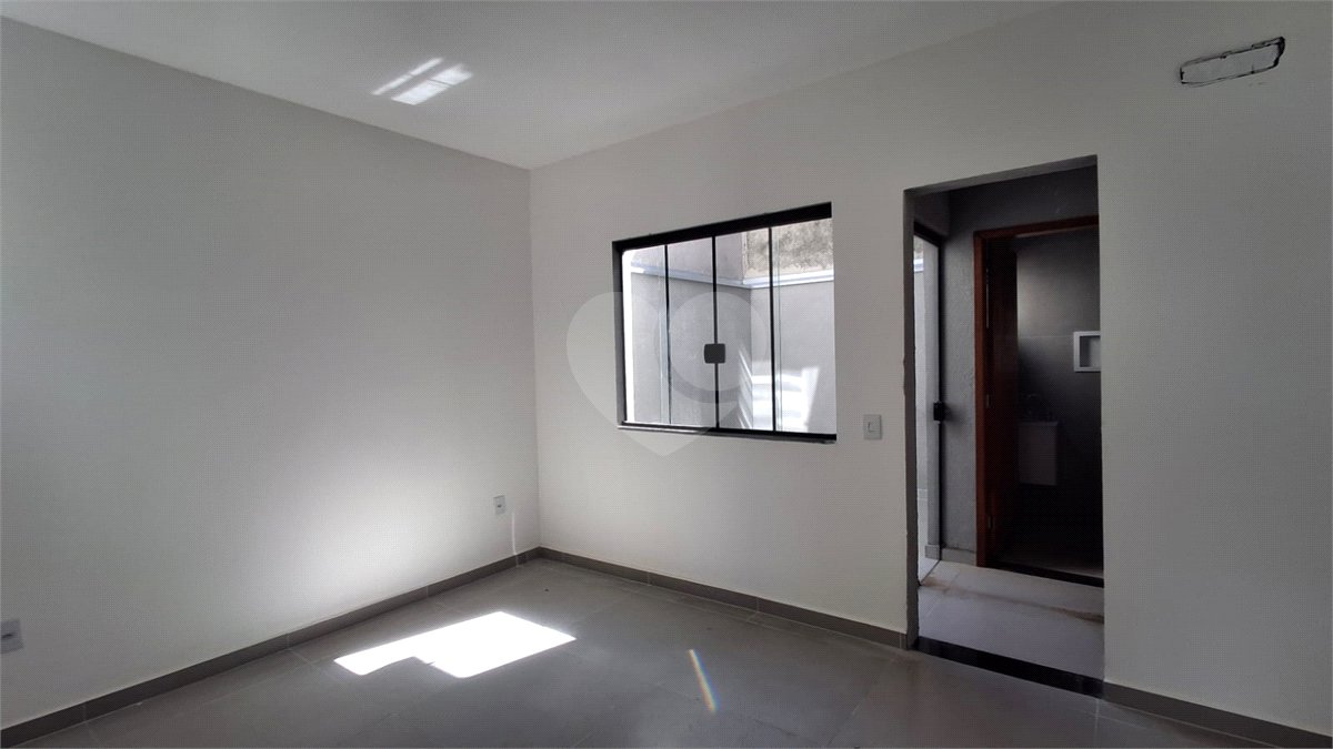Casa de Vila à venda com 1 suíte em Jardim Prestes de Barros, Sorocaba, SP