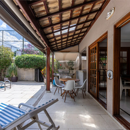 Casa à venda com 4 quartos, sendo 2 suítes,  no condomínio Los Alámos, São Paulo - SP