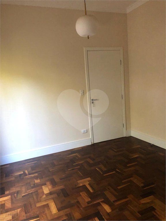 Casa à venda com 4 quartos, sendo 2 suítes,  em Horto Florestal, São Paulo, SP