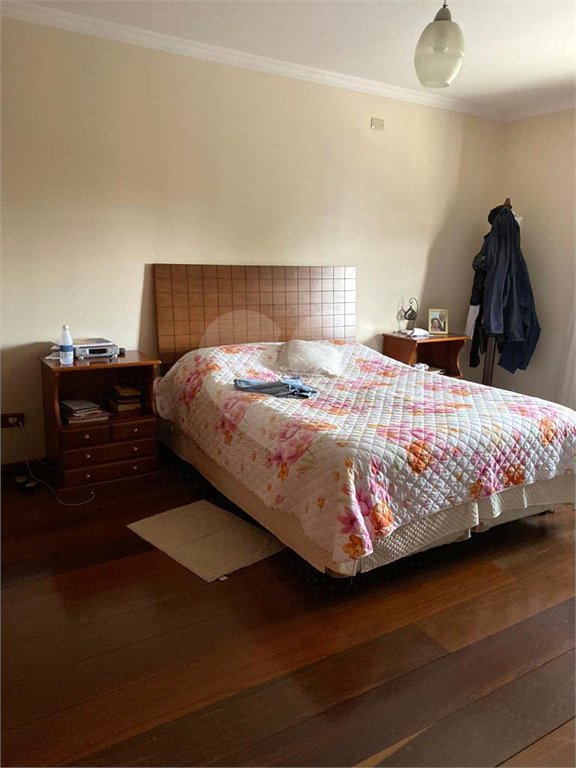 Casa à venda com 4 quartos, sendo 1 suíte, no Centro, Bom Jesus dos Perdões, SP