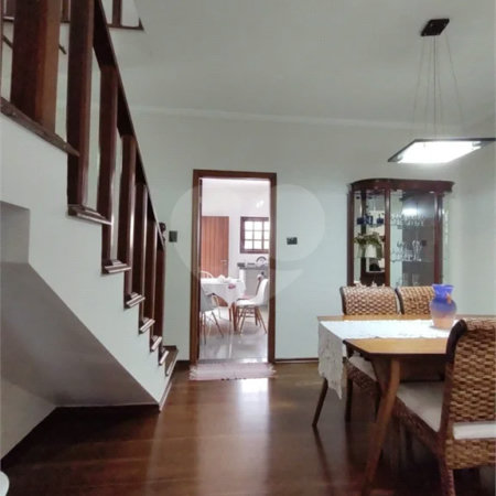 Linda casa à venda no bairro Santa Maria em São Caetano do Sul, 257 m², 3 quartos (1 suíte) e 6 vagas de garagem