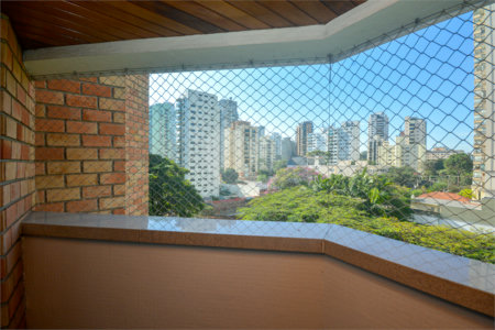 Apartamento à venda com 4 quartos, sendo 1 suíte, em Moema, São Paulo, SP