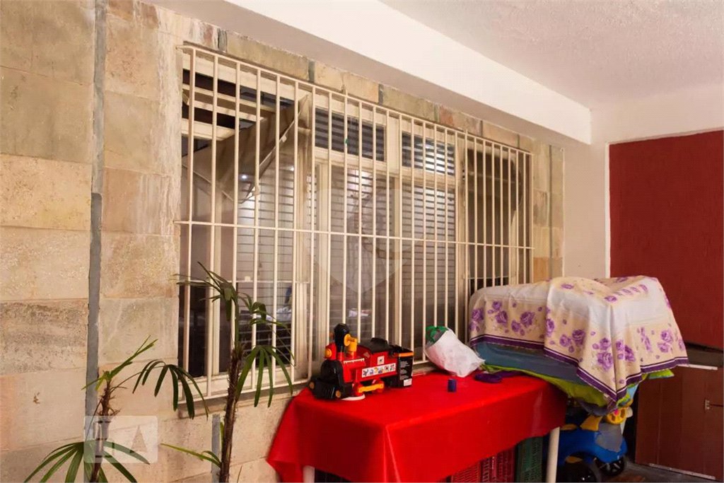Casa à venda com 3 quartos, sendo 1 suíte, em Vila Universitária, São Paulo, SP