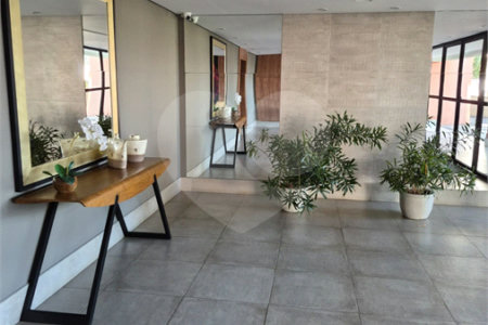 Apartamento à venda com 3 quartos, sendo 1 suíte,  em Cidade São Francisco, São Paulo, SP