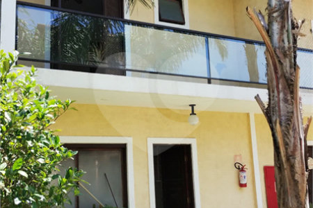 Casa à venda com 2 suítes, no condomínio Residencial Vitória Régia, Bertioga - SP