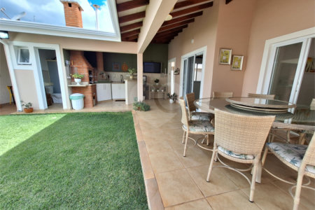 Casa à venda com 3 suítes no condomínio Residencial Villa Di Treviso, Vinhedo - SP