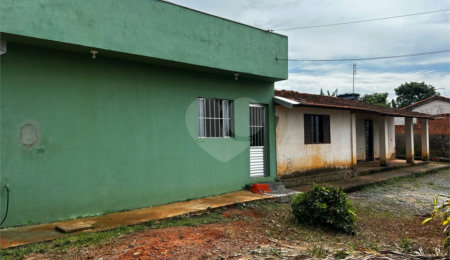 Chácara à venda com 3 quartos em Vila Mazzei, Itapetininga, SP