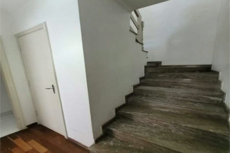 Sobrado à venda com 6 quartos, sendo 2 suítes, em Vila Romana, São Paulo, SP