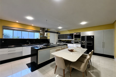 Casa à venda com 3 suítes no condomínio Village D'avignon, Sorocaba - SP