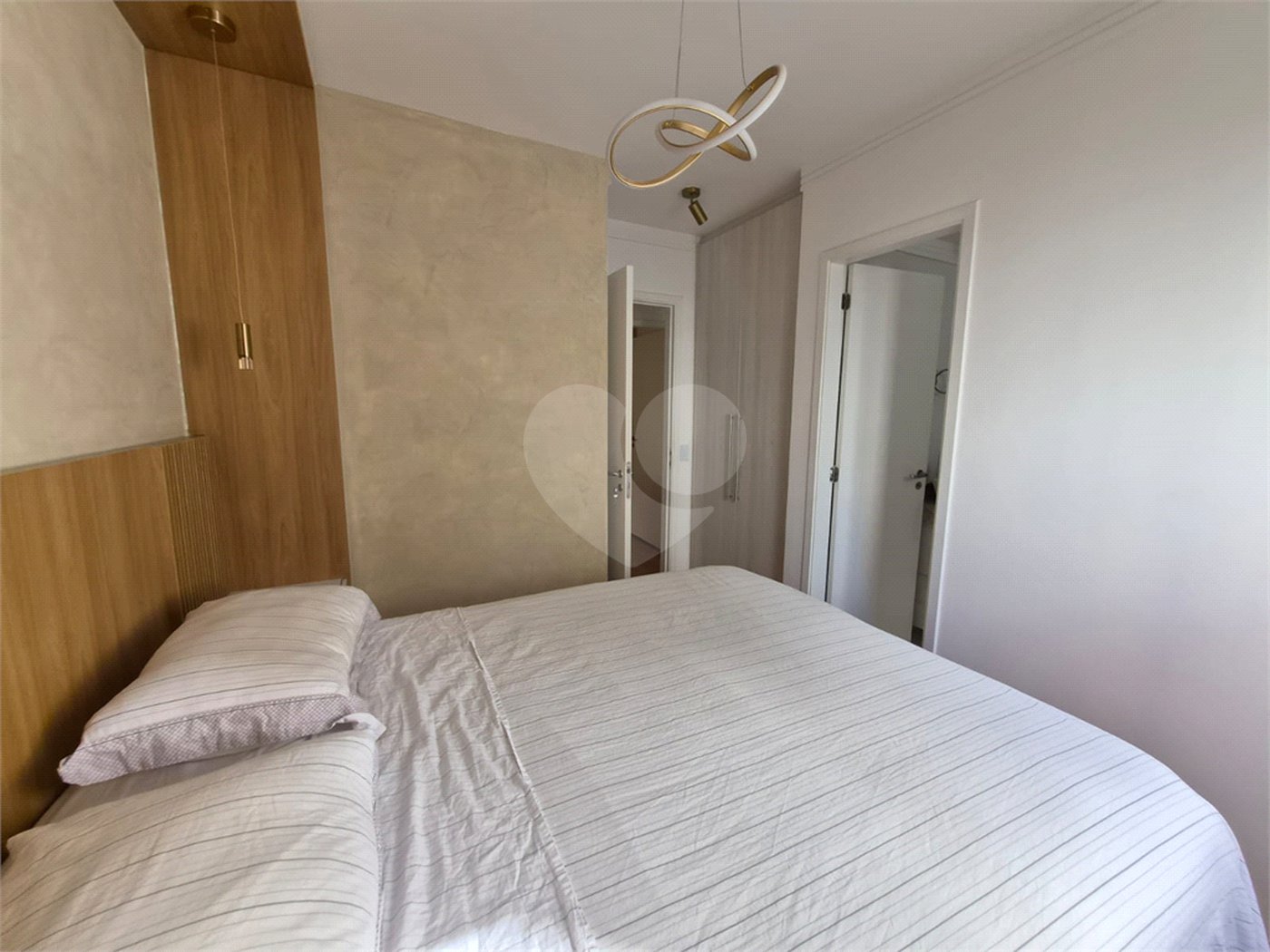 Apartamento à venda com 2 quartos, sendo 1 suíte, em Pinheiros, São Paulo, SP