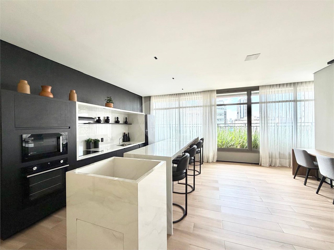 Apartamento à venda com 3 suítes em Campo Belo, São Paulo, SP