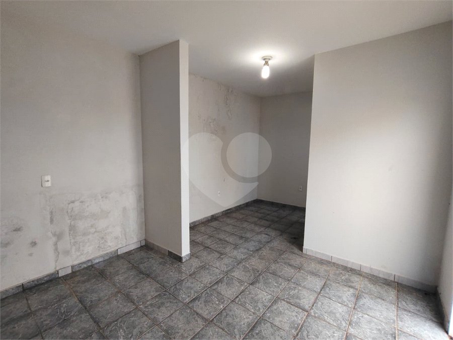Casa para alugar com 3 quartos, sendo 1 suíte,  em Jardim Itália, Itapetininga, SP