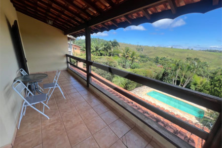 Casa à venda com 4 quartos, sendo 1 suíte, em Alpes D'ouro, Bom Jesus dos Perdões, SP