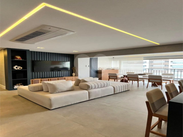 Apartamento à venda com 3 quartos, sendo 1 suíte,  em Jardim Prudência, São Paulo, SP