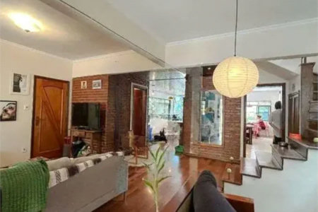Sobrado à venda com 5 suítes em Vila Romana, São Paulo, SP