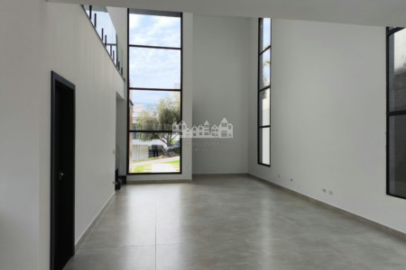 Casa à venda com 4 suítes no condomínio Figueira Garden, Atibaia - SP