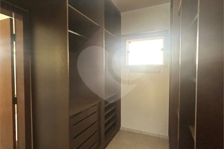 Casa à venda com 4 quartos, sendo 1 suíte,  no condomínio Lago da Boa Vista, Sorocaba - SP