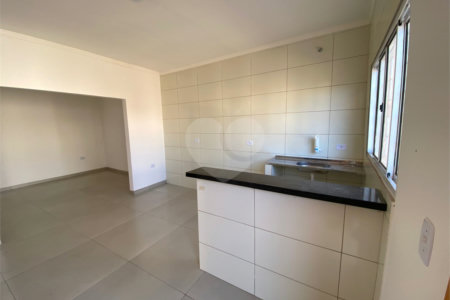 Casa à venda com 3 quartos, sendo 1 suíte, em Jardim Primavera I, Ponta Porã, MS