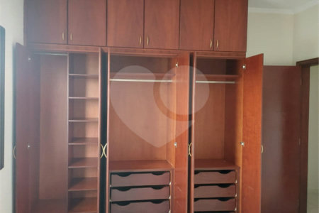 Sobrado à venda com 3 quartos, sendo 1 suíte,  em Jardim Regina, Indaiatuba, SP