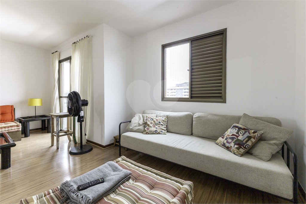 Apartamento à venda com 3 quartos, sendo 1 suíte, em Vila Madalena, São Paulo, SP