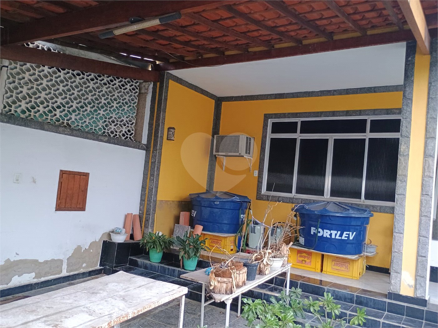 Casa à venda com 5 quartos, sendo 1 suíte, em Bangu, Rio de Janeiro, RJ