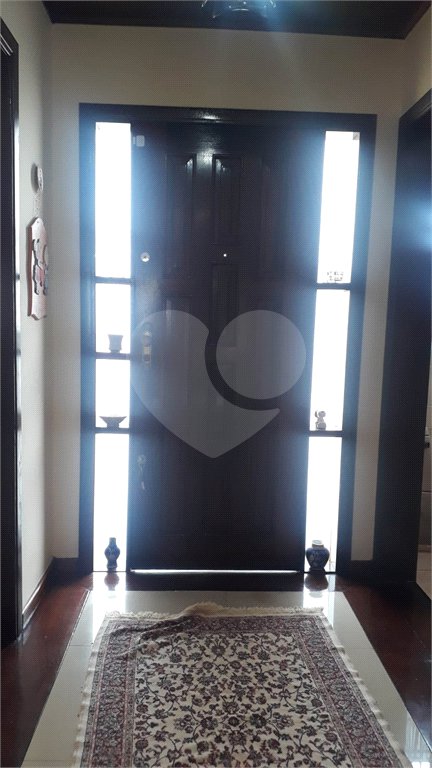 Casa à venda com 5 quartos, sendo 3 suítes,  em Vila Oliveira, Mogi das Cruzes, SP