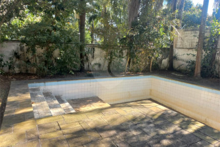 Casa à venda com 3 quartos, sendo 2 suítes, em Morumbi, São Paulo, SP