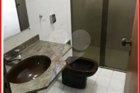 Sobrado à venda com 3 quartos, sendo 1 suíte, em Ferreira, São Paulo, SP