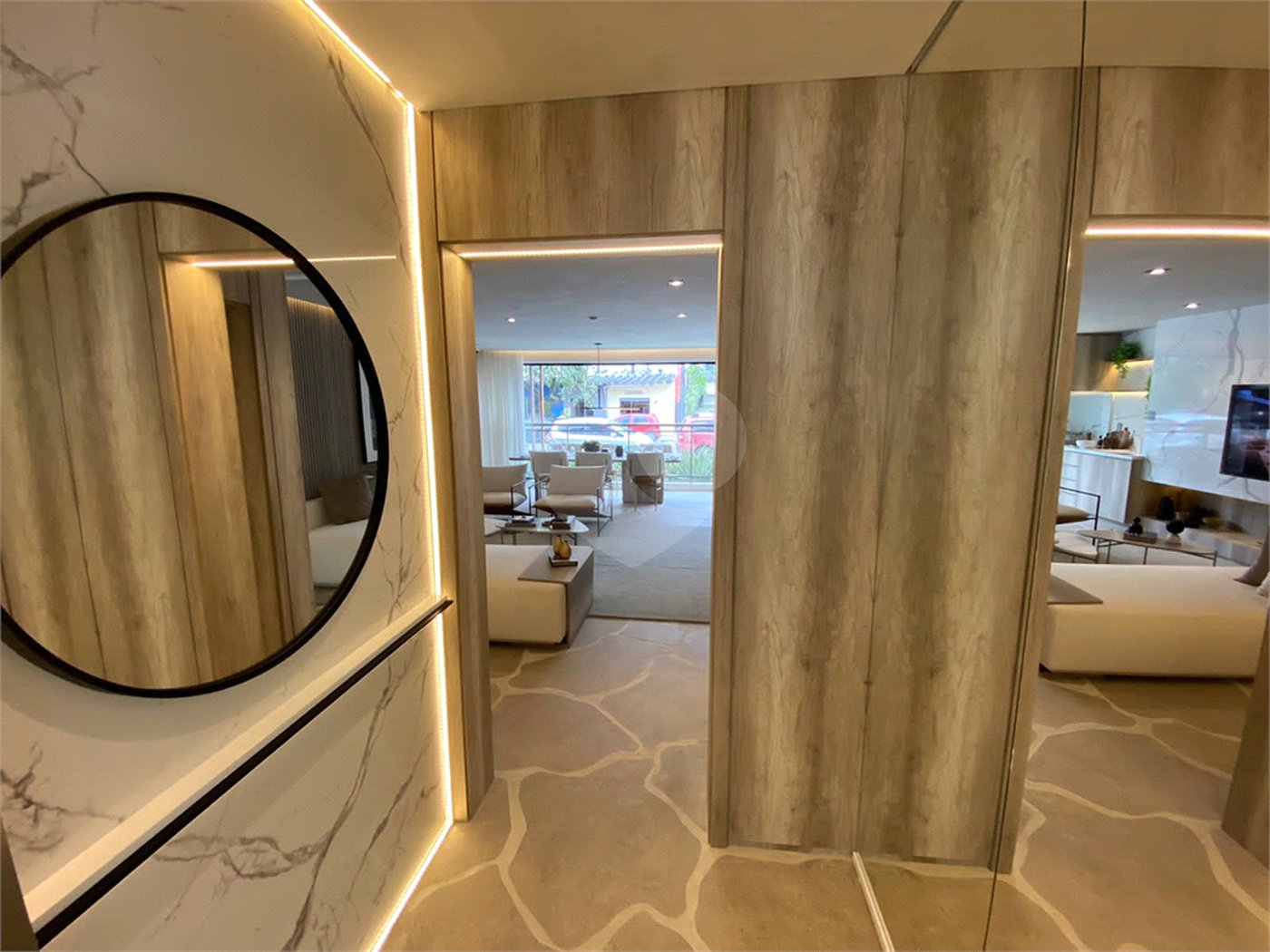 Apartamento à venda com 3 suítes em Campo Belo, São Paulo, SP