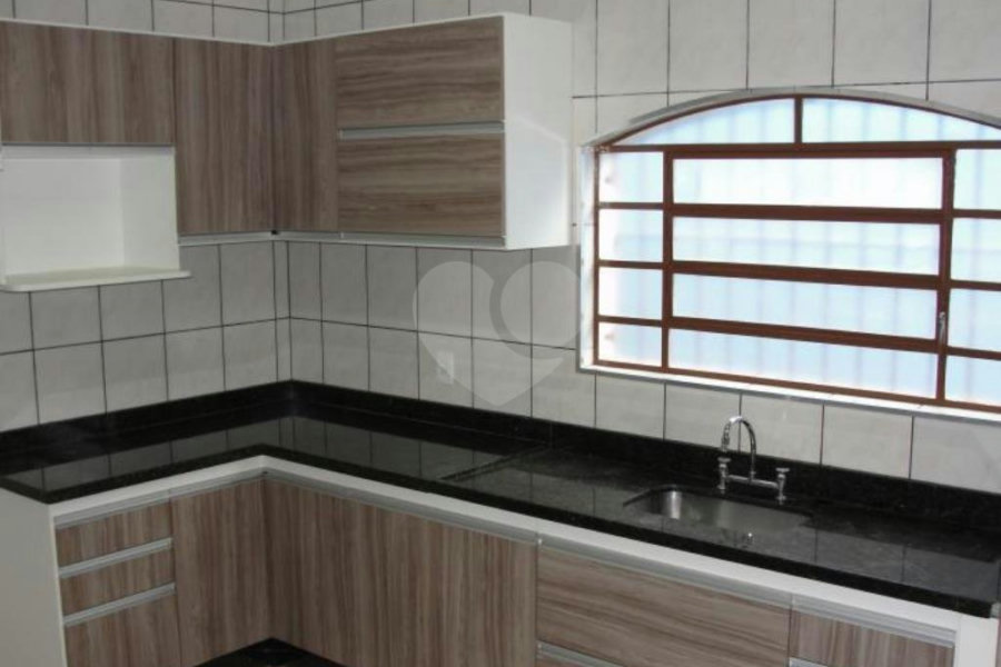 Sobrado à venda com 3 quartos, sendo 1 suíte, em Tremembé, São Paulo, SP