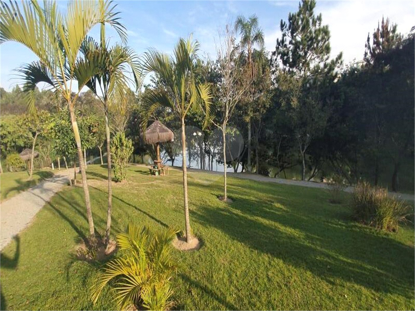 Casa à venda com 4 quartos, sendo 2 suítes, no condomínio Terras de Santa Adélia, Vargem Grande Paulista - SP