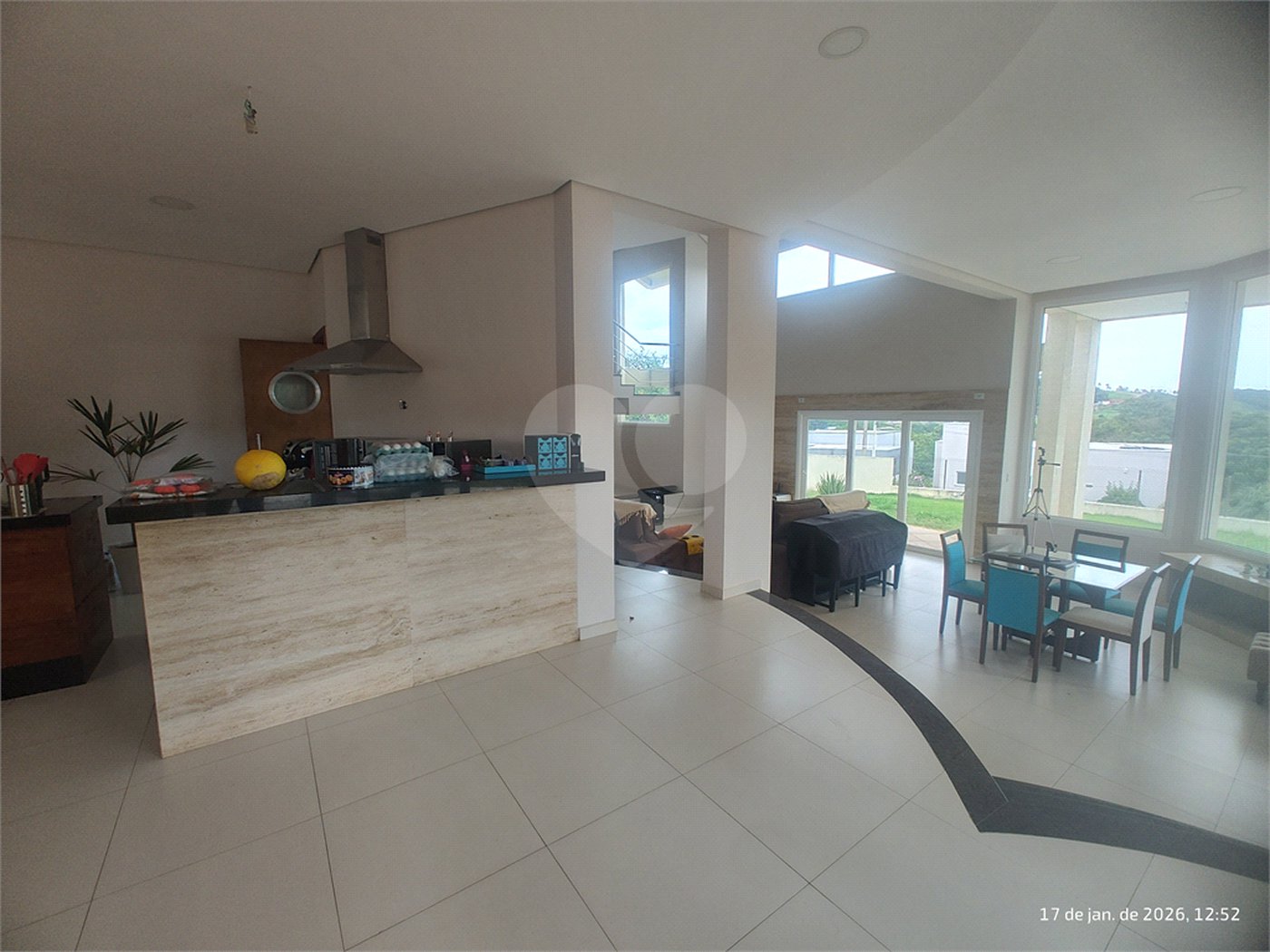 Casa à venda com 5 quartos, sendo 3 suítes, no condomínio Serra da Estrela, Atibaia - SP