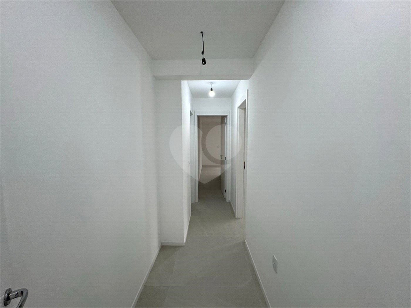 Apartamento à venda com 3 suítes em Moema, São Paulo, SP