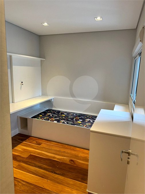 Apartamento para alugar com 3 suítes em Vila Gertrudes, São Paulo, SP