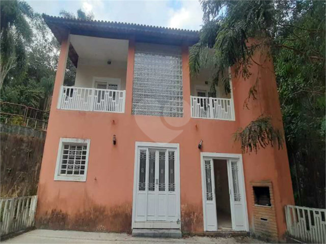 Sobrado à venda com 4 quartos, sendo 2 suítes,  em Serra da Cantareira, Mairiporã, SP