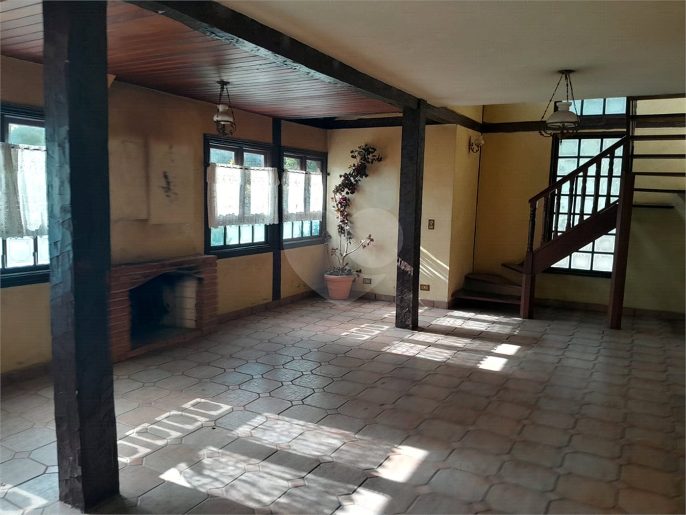 Casa à venda com 3 quartos, sendo 1 suíte, no condomínio Sausalito, Mairiporã - SP