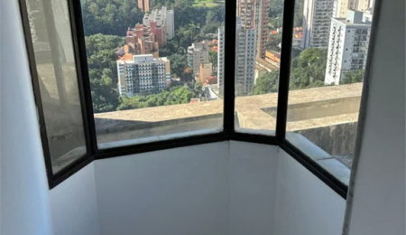 Cobertura à venda com 3 quartos, sendo 1 suíte,  em Vila Andrade, São Paulo, SP