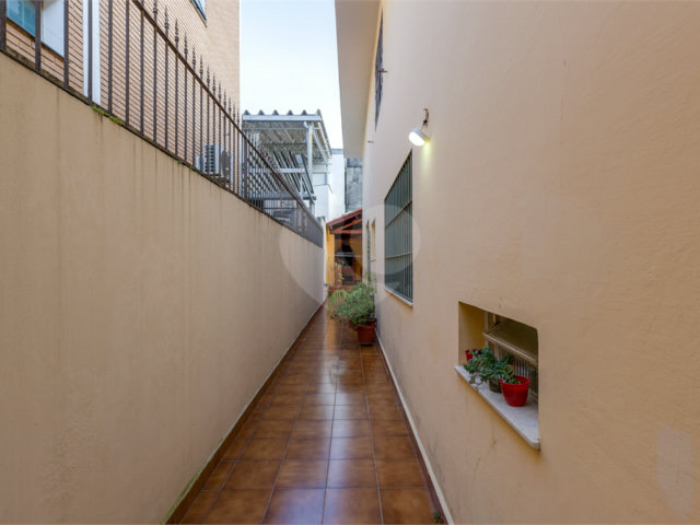 Casa à venda com 3 quartos, sendo 1 suíte,  em Campo Belo, São Paulo, SP