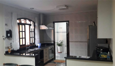 Casa à venda com 3 quartos, sendo 1 suíte,  em Vila Gustavo, São Paulo, SP