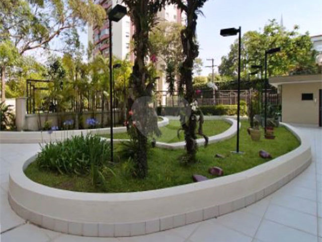 Apartamento à venda com 4 quartos, sendo 2 suítes,  em Morumbi, São Paulo, SP