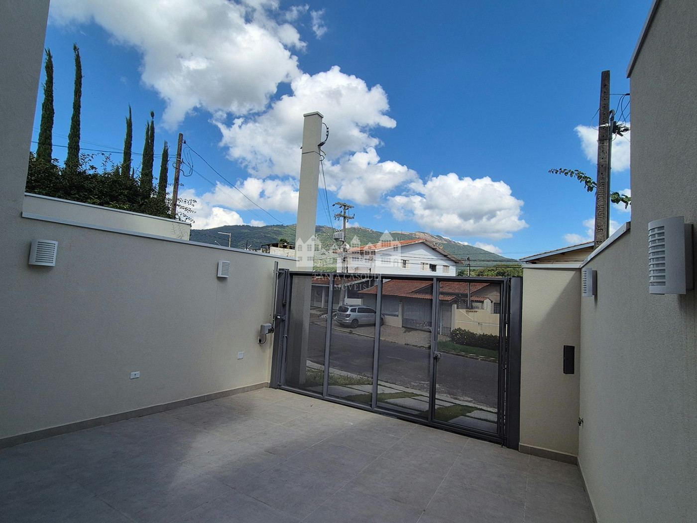 Casa à venda no bairro Recreio Maristela em Atibaia com linda vista para as montanhas
