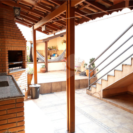 Sobrado à venda com 3 quartos, sendo 1 suíte,  em Jardim Oriental, São Paulo, SP