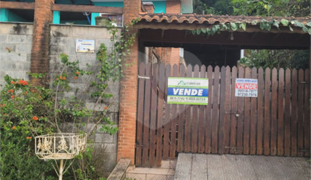 Casa à venda com 4 quartos, sendo 1 suíte,  no condomínio Parque Suiça, Caieiras - SP