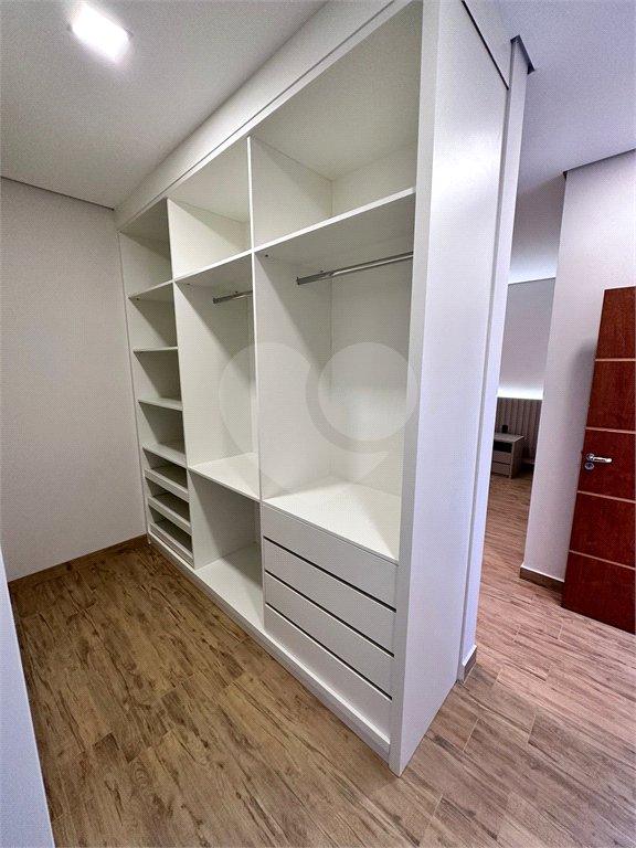 Casa à venda com 3 suítes no condomínio Residencial Central Parque, Salto - SP
