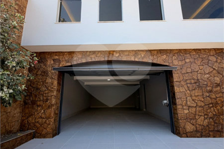 Casa à venda com 5 quartos, sendo 4 suítes, em Vila Rosália, Guarulhos, SP