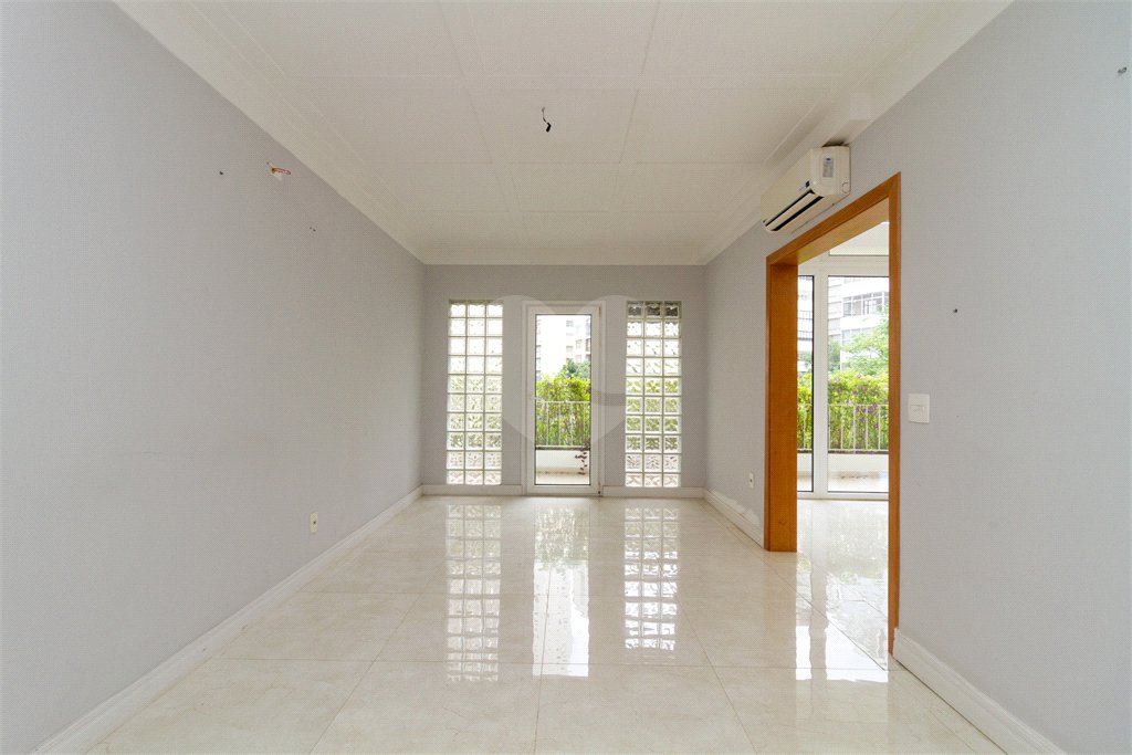 Apartamento à venda com 3 quartos, sendo 1 suíte, em Jardim Paulista, São Paulo, SP